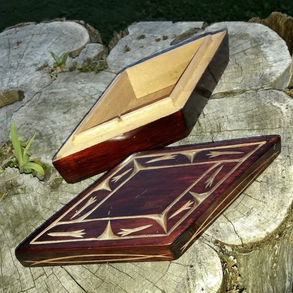 Vintage Carved Wood Box Trinket Box Collectible Wooden Boxes Diamond Shaped Gift - Picture 12 of 15